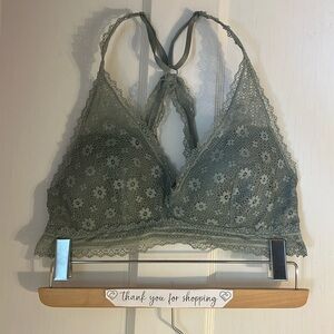 Victoria secrets t strap green medium bralette with padding